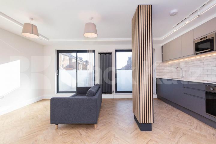 Spacious studio / one bed to rent stone throw away from Finsbury Park Seven Sisters Road, Finsbury Park